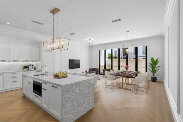 2611 Anderson #2611 Coral Gables, FL 33134