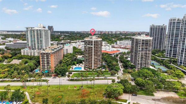 2901 S Bayshore #4A Miami, FL 33133
