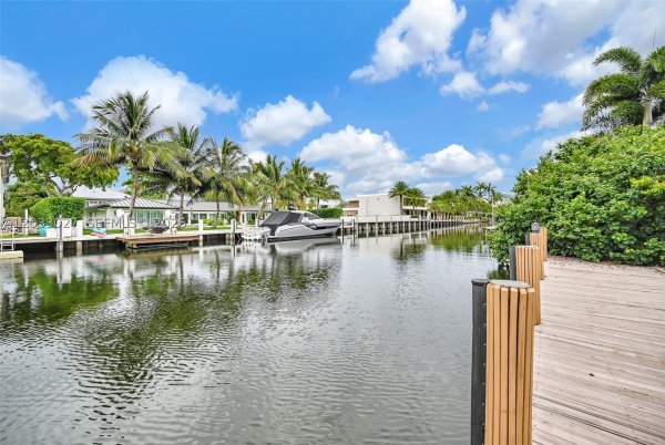 2311 Delmar Pl Fort Lauderdale, FL 33301