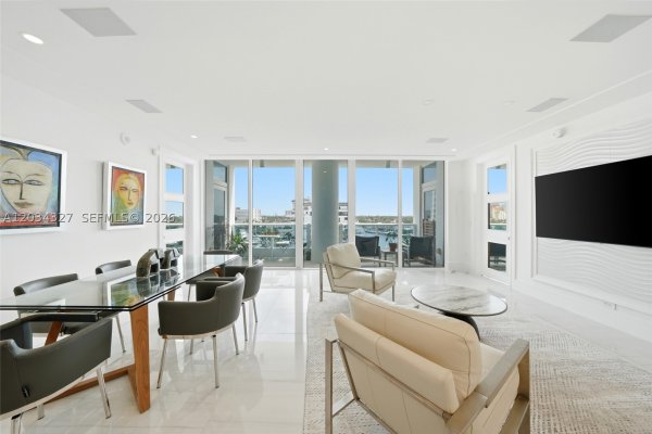 715 Bayshore Dr #705 Fort Lauderdale, FL 33304