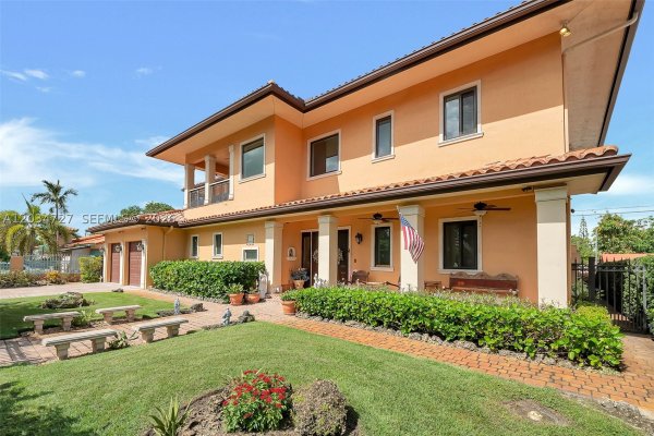 4251 SW 11th St Miami, FL 33134
