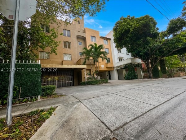 2630 SW 28th St #44 Miami, FL 33133