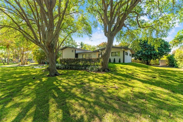 7920 SW 132nd St Pinecrest, FL 33156