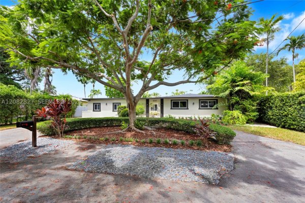 6331 SW 62nd Ter South Miami, FL 33143