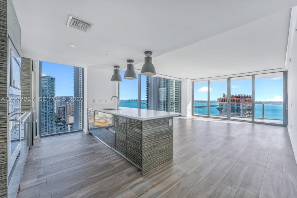 460 NE 28th St #3301 Miami, FL 33137