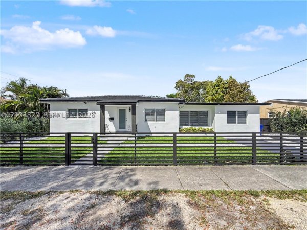 1530 SW 24th Ave Miami, FL 33145
