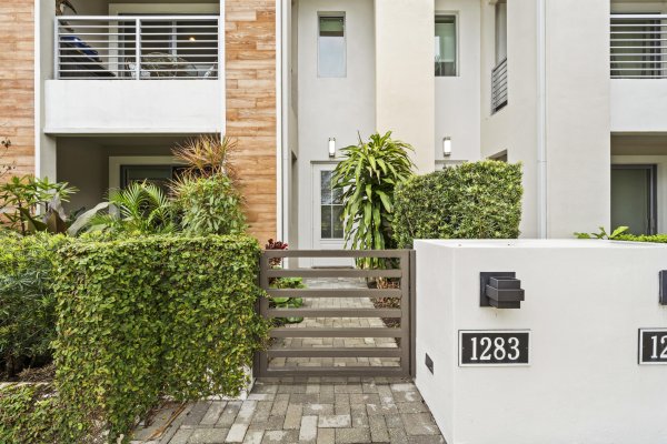 1283 Faulkner Palm Beach Gardens, FL 33418