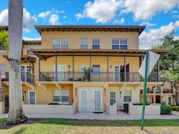 454 SW 147th #4601 Pembroke Pines, FL 33027