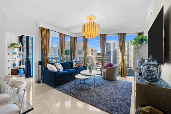 333 Las Olas #2308 Fort Lauderdale, FL 33301