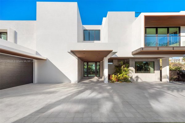 128 Ocean Blvd Golden Beach, FL 33160