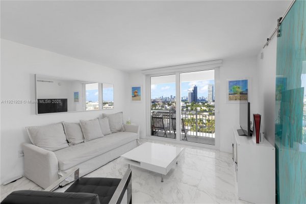 345 Ocean Dr #1101 Miami Beach, FL 33139
