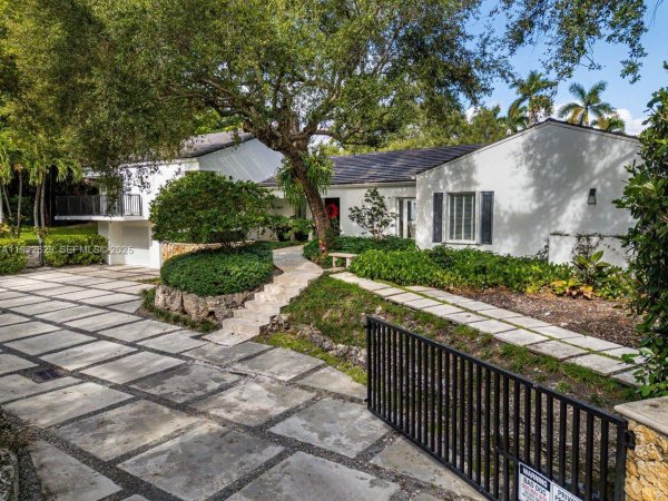 7000 Robles St Coral Gables, FL 33143