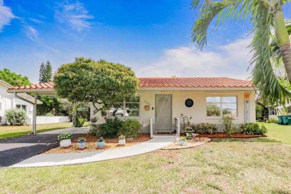 7002 NW 95th Ave Tamarac, FL 33321