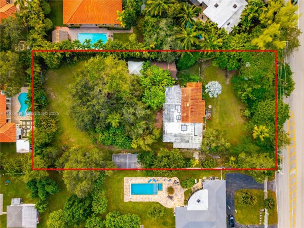 7901 SW 72nd Ave Miami, FL 33143