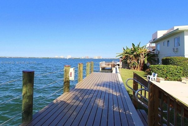 2250 Bay Dr #3 Miami Beach, FL 33141