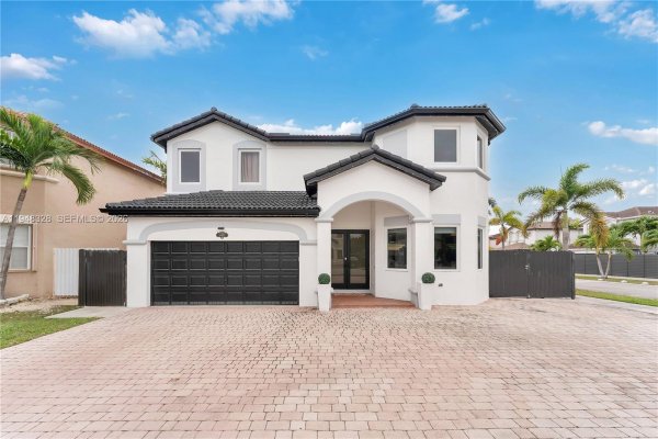 14452 SW 10th St Miami, FL 33184