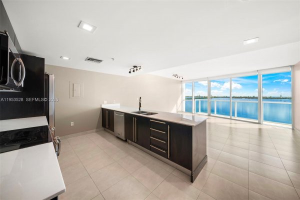 665 NE 25th St #2202 Miami, FL 33137