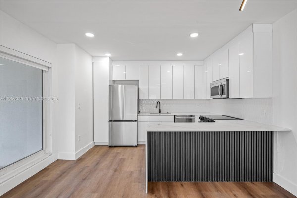 3661 NE 170th St #2 North Miami Beach, FL 33160