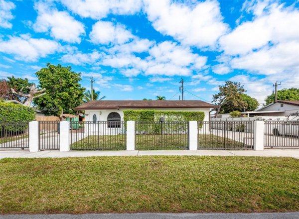 11941 SW 178th Ter Miami, FL 33177