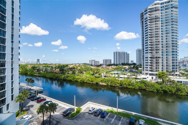 20515 E Country Clb Dr #849 Aventura, FL 33180