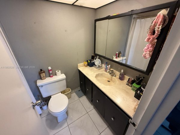 210 172nd St #529 Sunny Isles Beach, FL 33160