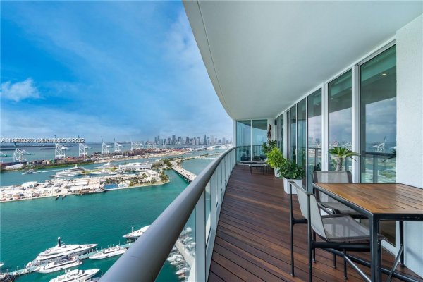 450 Alton Rd #3303 Miami Beach, FL 33139