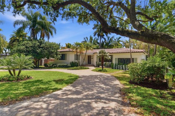 1020 NE 98th St Miami Shores, FL 33138