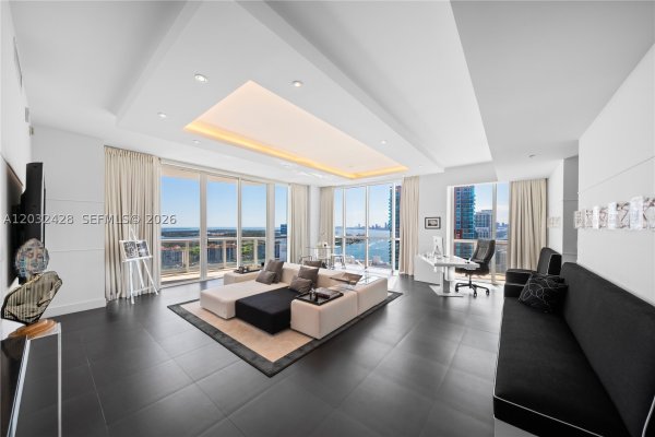 50 S Pointe Dr #3103 Miami Beach, FL 33139