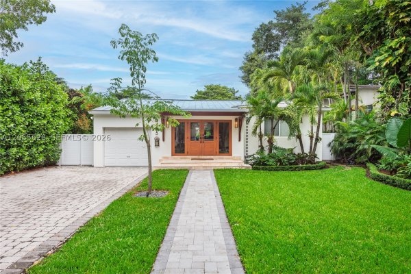 4155 Pamona Ave Miami, FL 33133
