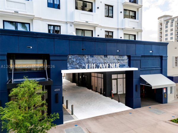 4220 Laguna St #703 Coral Gables, FL 33146