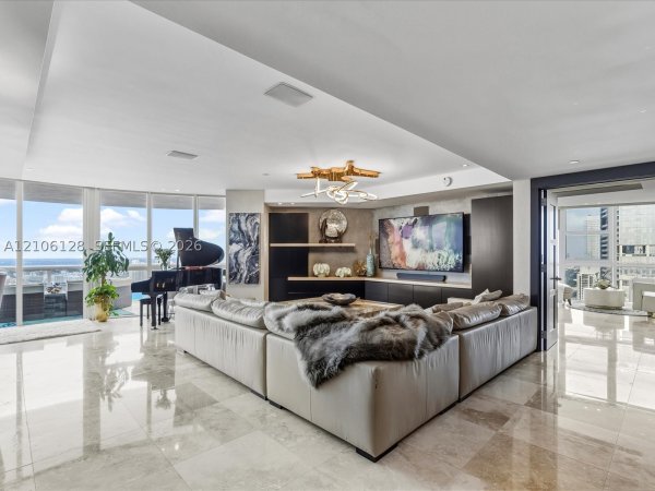 18201 Collins Ave #5101 Sunny Isles Beach, FL 33160