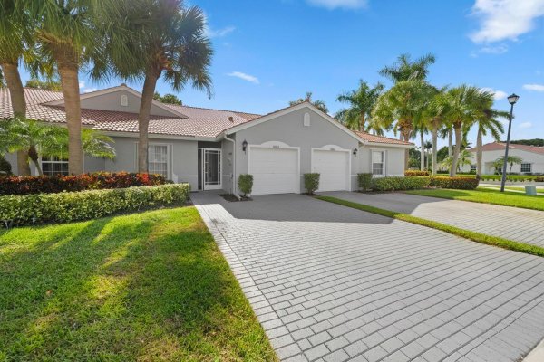 8364 Logia Cir Boynton Beach, FL 33472