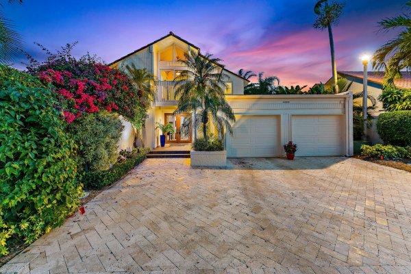 105 Albacore Jupiter, FL 33477