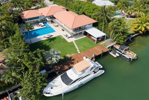 201 Knollwood Dr Key Biscayne, FL 33149 201 Knollwood Dr Key Biscayne, FL 33149