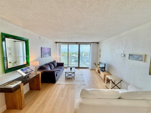 1500 Bay Rd #1274S Miami Beach, FL 33139 1500 Bay Rd #1274S Miami Beach, FL 33139