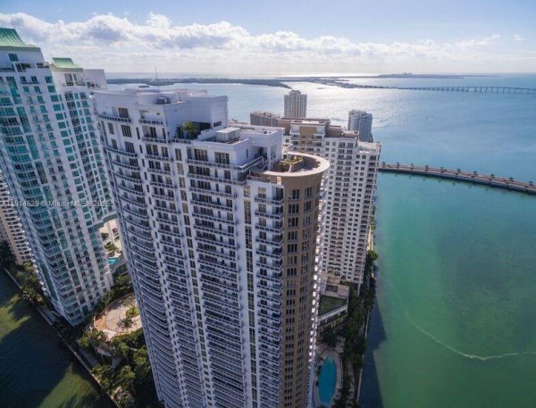 901 Brickell Key Blvd #906 Miami, FL 33131