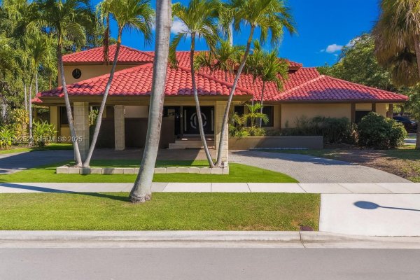 701 SW 24th Rd Miami, FL 33129