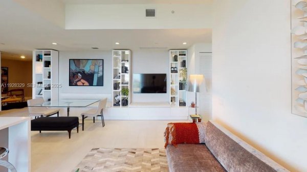 2000 Metropica Way #1701 Sunrise, FL 33323