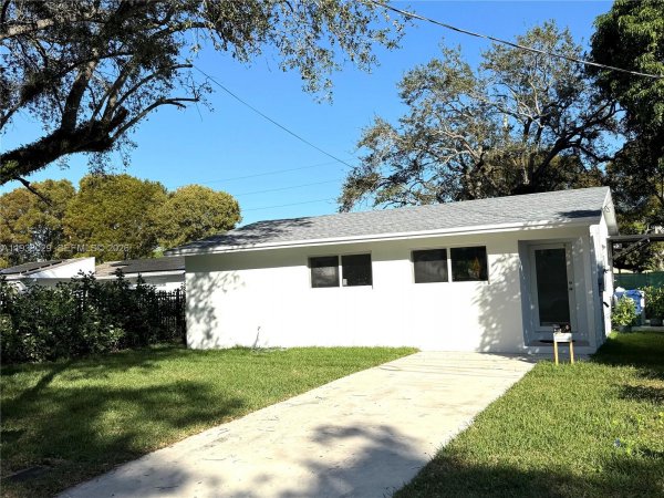 6091 SW 64th Ter South Miami, FL 33143