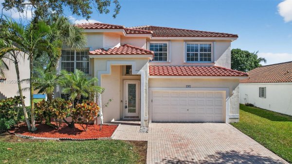 1303 NW 167th Ave Pembroke Pines, FL 33028