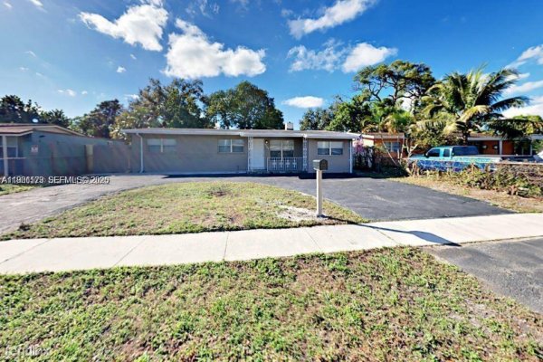 1107 SW 22nd Ter Fort Lauderdale, FL 33312