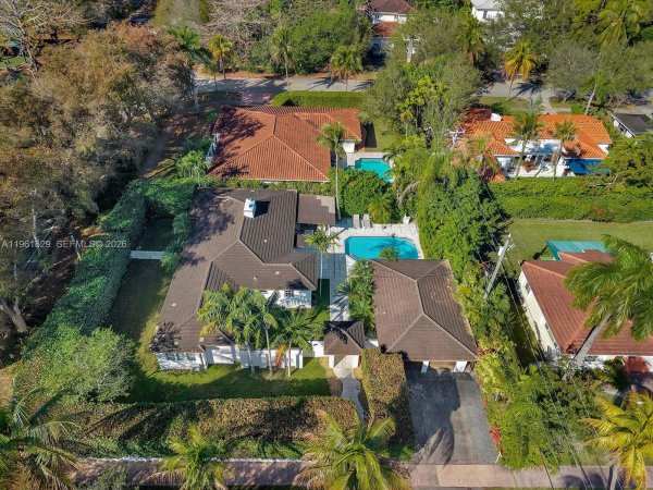 1161 Sunset Dr Coral Gables, FL 33143