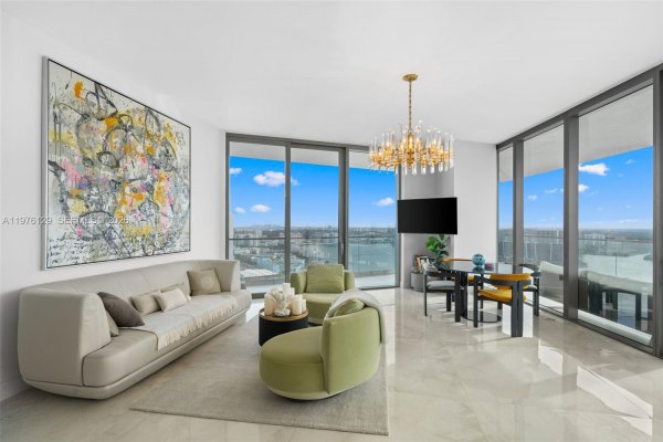 18975 Collins Ave #3205 Sunny Isles Beach, FL 33160