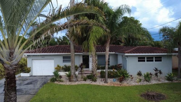1419 N 16th Ct Hollywood, FL 33020