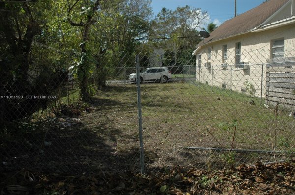 3817 Washington Ave Miami, FL 33133