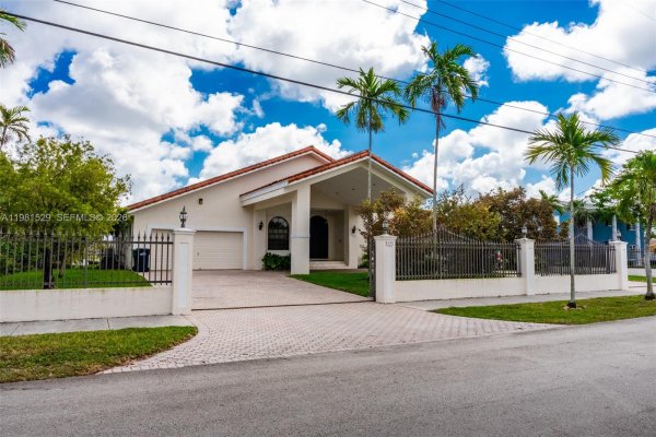 4655 SW 89th Ave Miami, FL 33165