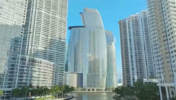 300 Biscayne Blvd Way #2601E Miami, FL 33131