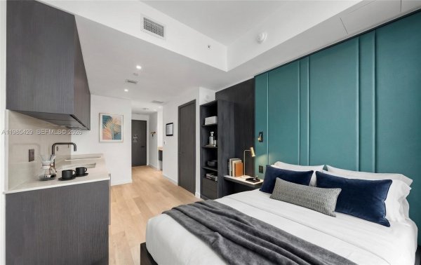 20 NE 11st St #2306B Miami, FL 33132