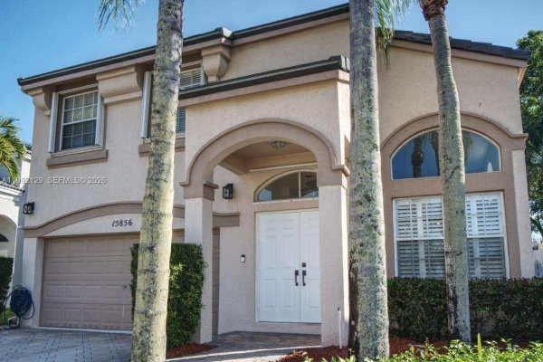 15856 NW 12th Ct Pembroke Pines, FL 33028