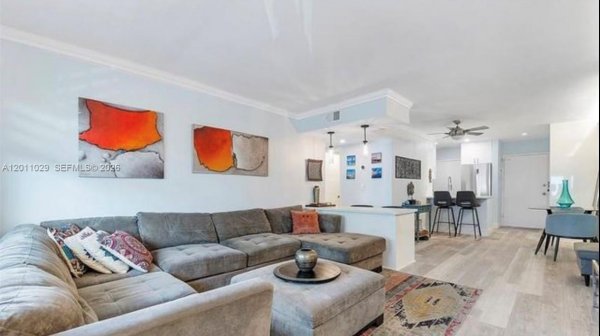 1130 11th St #4E Miami Beach, FL 33139